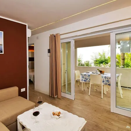 פארק נופש Centro Vacanze Mirage *